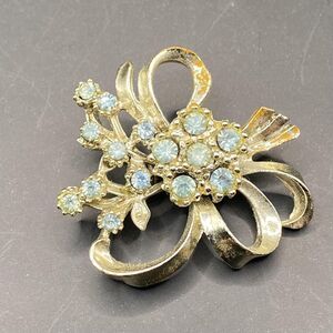 Vintage Rhinestone Floral Bow Brooch Pin Gold Tone Costume Jewelry 1950s 1.5"